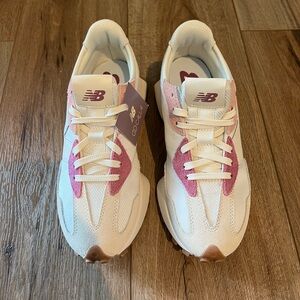 New Balance Women's Shoes in Cream and Pink